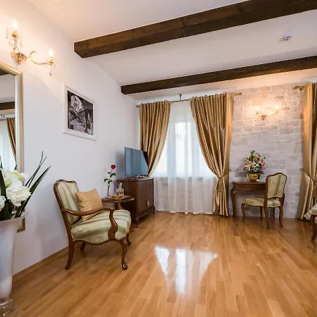 Priska Heritage Rooms-2