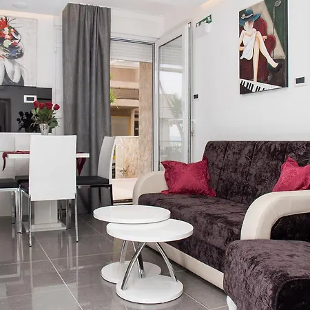 Lady Tania Apartment-2