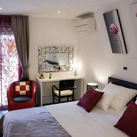 Lady Tania Apartment-3