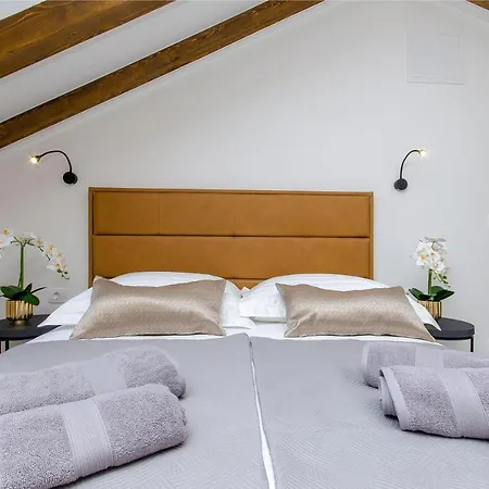 Rio Luxury Rooms-3