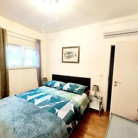 Apartment Divas Split-2