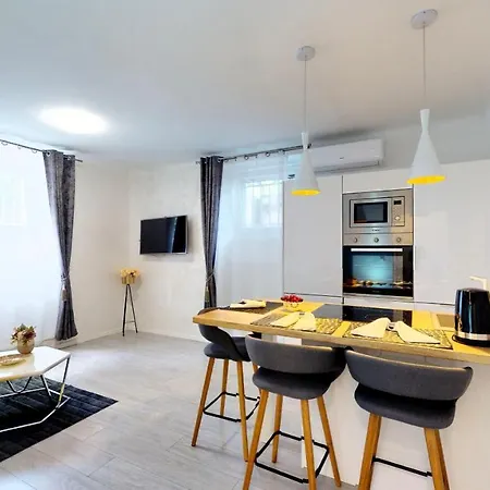 Gita - Modern Apartment & Room-3