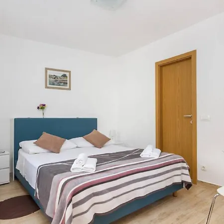 Peruzovic Rooms 2-3