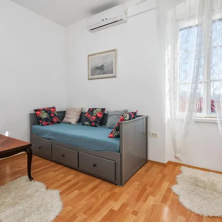 Apartment Bosa-2