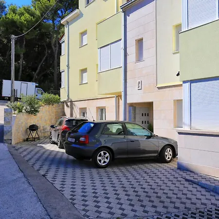 Apartments And Rooms With Parking Space Split - 11623-3