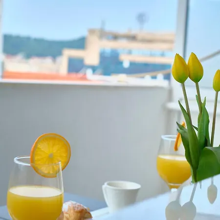 Sunny Apartment-3