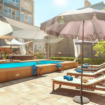 Evala Luxury Rooms With Pool And Garden-2