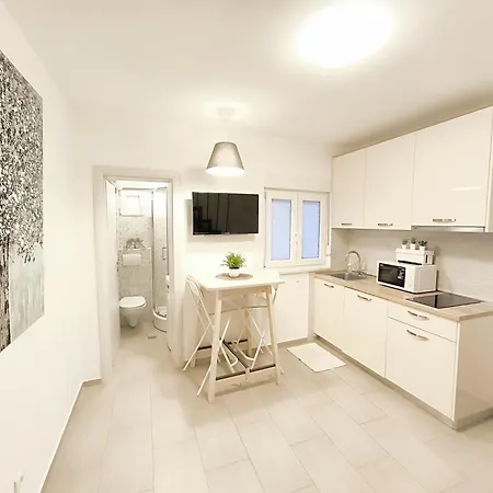 Central Apartment Niko-3
