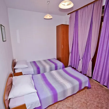 Guest House Maja-2
