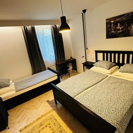 Split Right Place****Cozy And Completely New-3