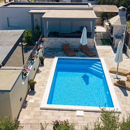 Casa Bella With Private Pool-3