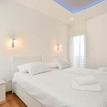 Gorgeous Home In Stobrec With Sauna-2