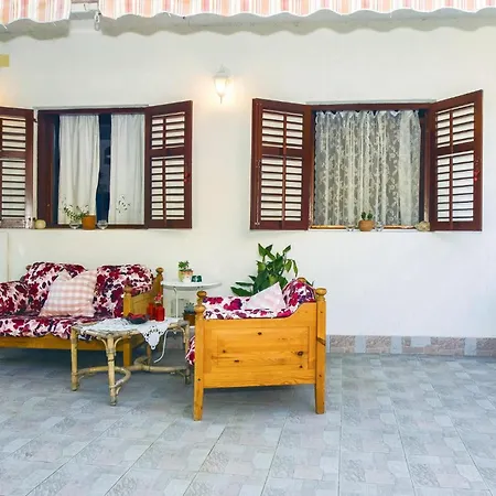 Pet Friendly Home In Zrnovnica-2