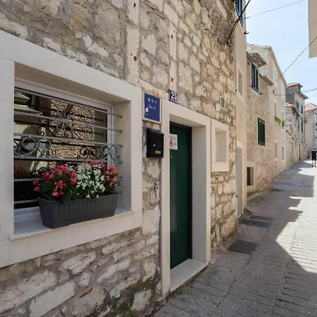 4 Bedroom Beach Front Home In Split-2