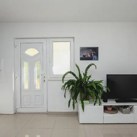 Apartments Mate-3