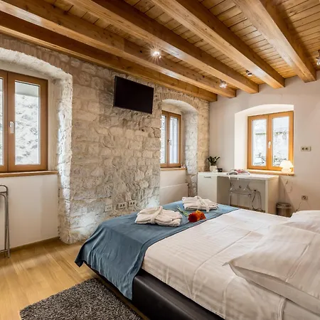 Villa Marta - Stone House In The Center - Split-3
