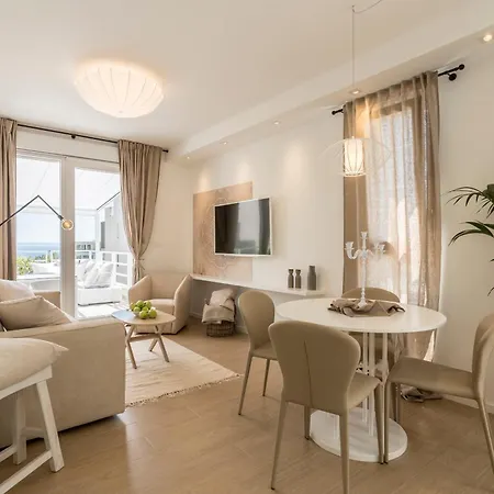 The Pleasurist- With Private Heated Pool And Terrace-3