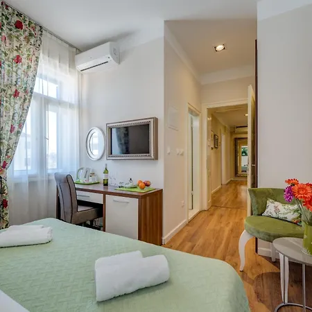 Bastion Luxury Rooms-3