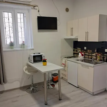 Summer Bay Apartments-3
