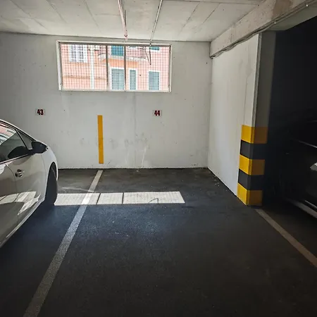 Apartment Central Old Town With Private Indoor Garage Parking-3
