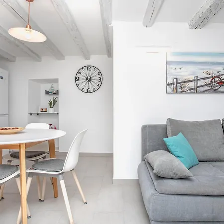 Apartman Dioniz-2