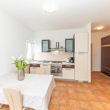 Apartments Tina-3