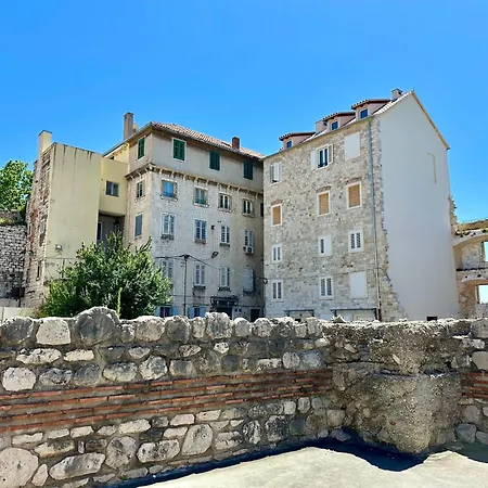Diocletian Tower - Bella Vista & Palazzo-3