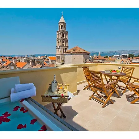 Terazza Grande In Diocletian Tower-2