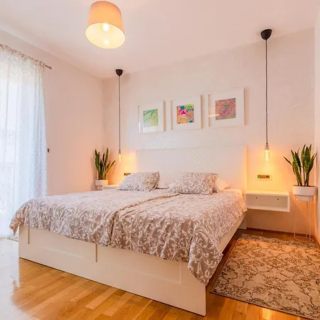 Apartments Mec & Tik-2