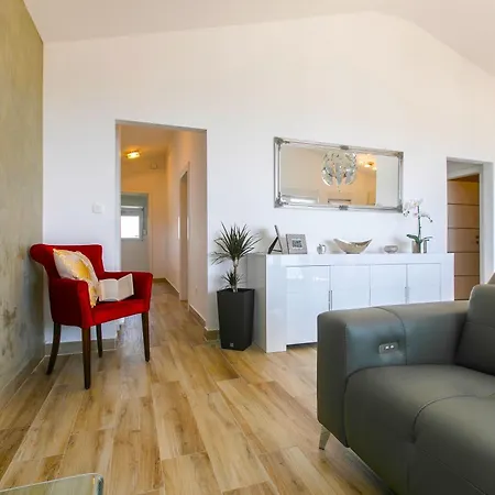 Sea Sparkle Luxury Apartment-2
