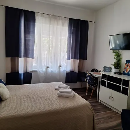 Lucky Rooms-2