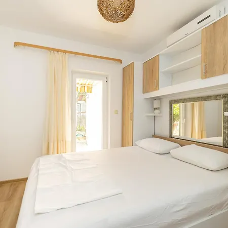 Tiho'S Apartments-2