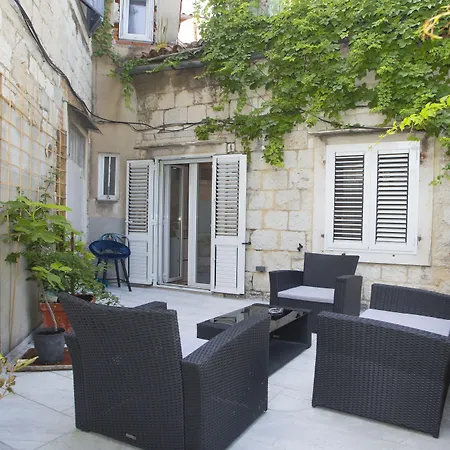 Bouganvillea Split Apartments-3