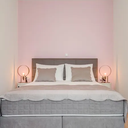 Capital Apartments And Rooms-3