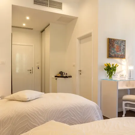 Pellegrini Luxury Rooms-3