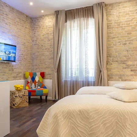 Pellegrini Luxury Rooms-2