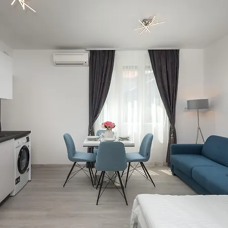 Luxury Studios & Rooms Seven-2
