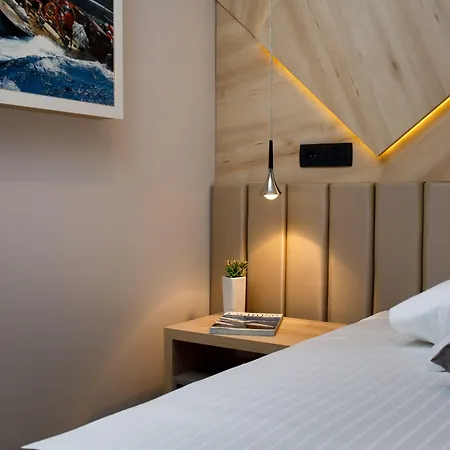 Sailor Boutique Rooms-2