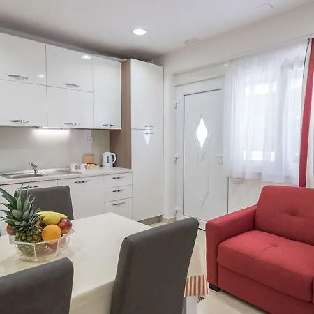 Drop In Split Luxury Suites-2