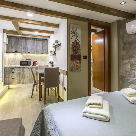Reval Luxury Stone House Apartments****-3