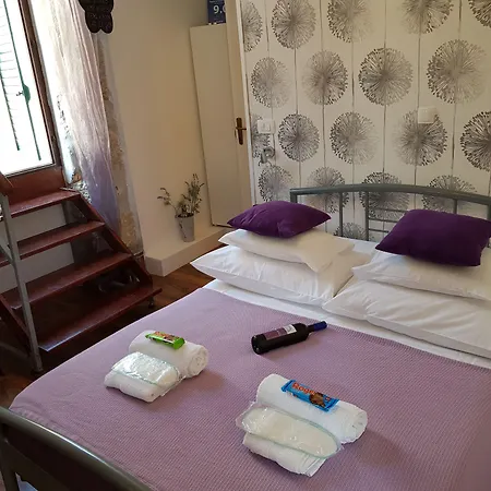 Rooms & Apartment Lasta-3