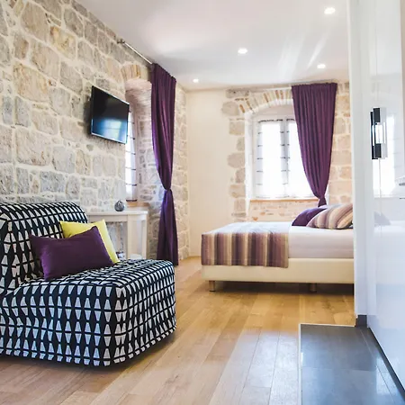 Sir George Luxury Suites-2