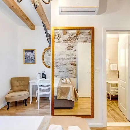 Le Monde - Vintage Accommodation-2