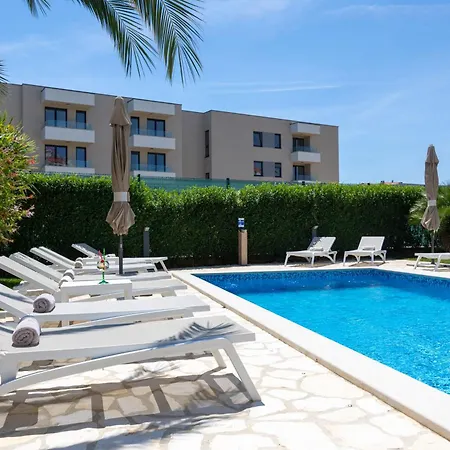 Sunny Garden Adria-3