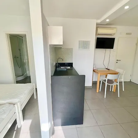 Issa Apartment-2