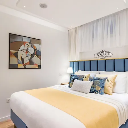 Modern Apartment With Balcony, Bikes & Parking - Pinnacle-3