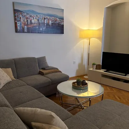 Boutique Room Kaja Walk To Old Town & Riva-3