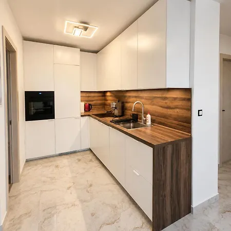 Apartman Edi- Newly Renovated With Balcony-2