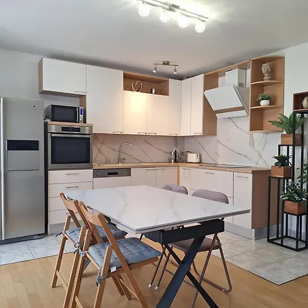 Apartment Garden Residence With Private Parking-2