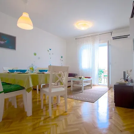 Luxe 3Br Apartment Split-2
